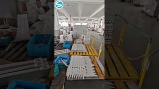? Live op de fabrieksvloer? Plaatvin-oliekoelerverwerking in actie. #fabrieksproducten #machine #radiator